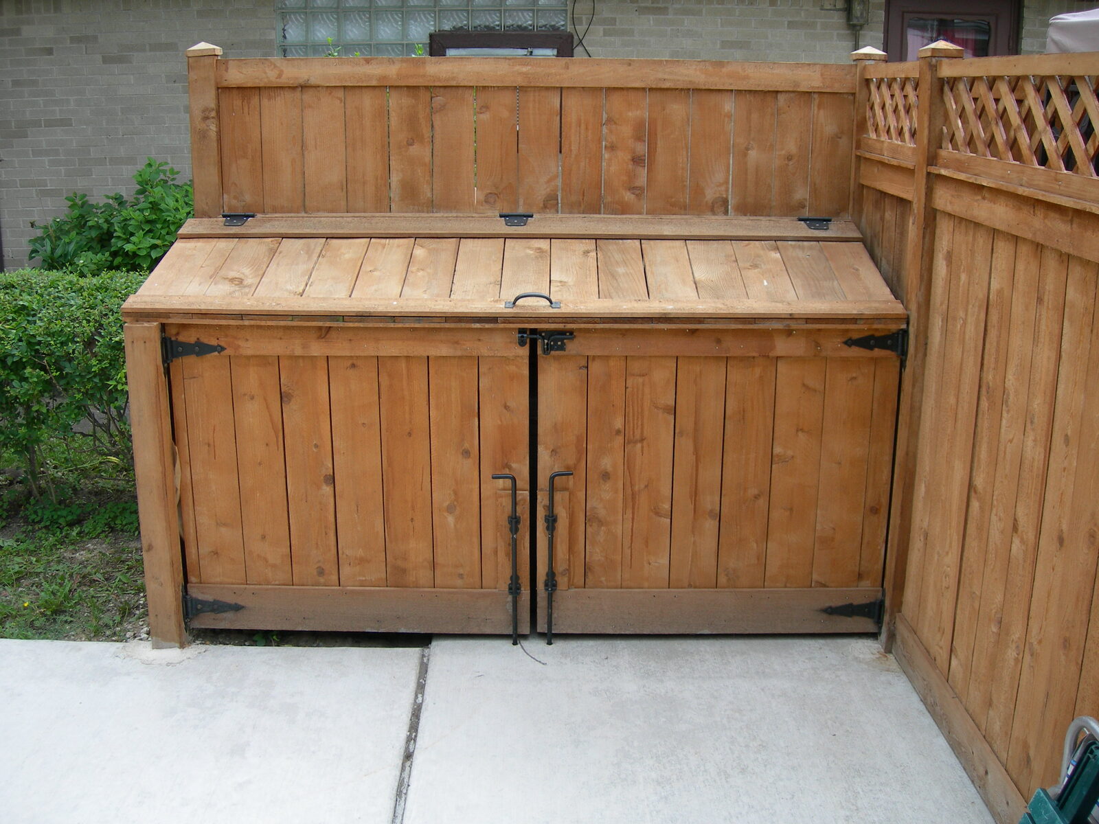 Cedar enclosure