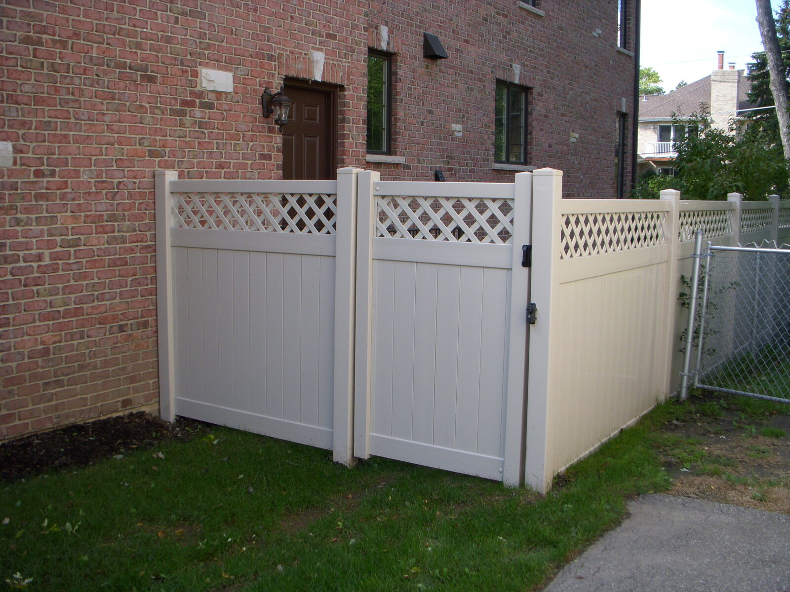 PVC & Composite project 3 by Aspen Fence